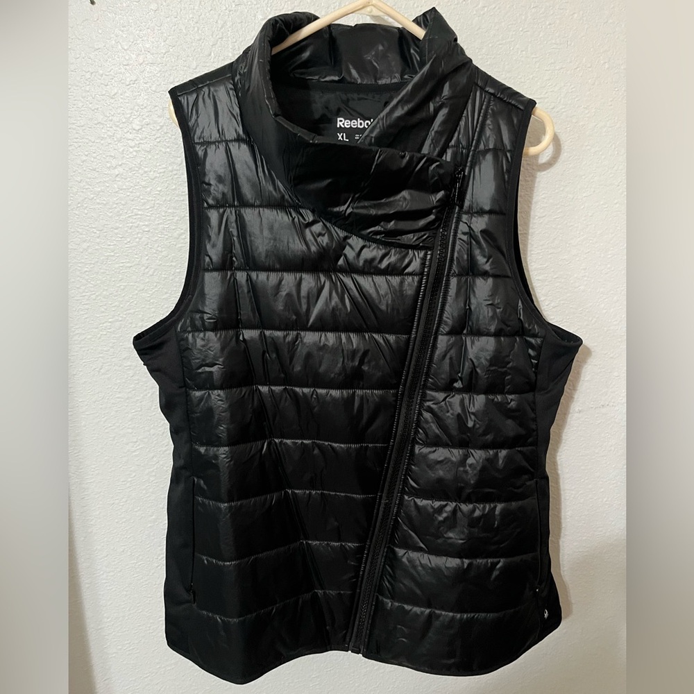 Reebok vest with pockets